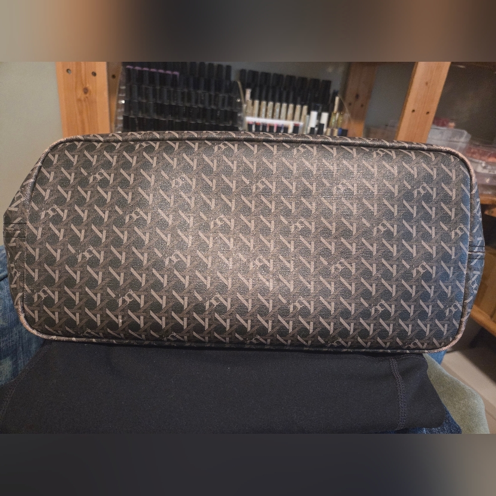 Black and Brown Tory Burch Tote Bag with Pouch - Picture 11 of 16